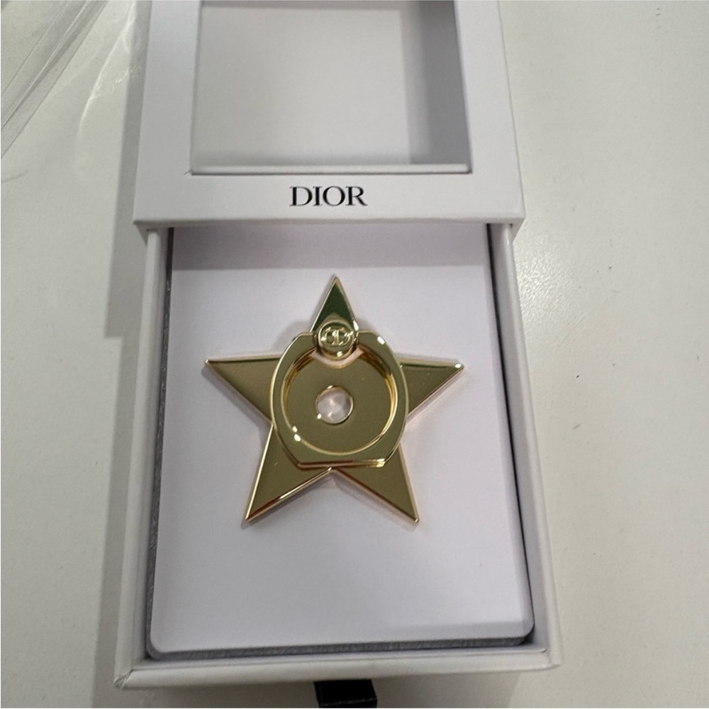 Dior gift Gold Star phone ring - Picture 3 of 8